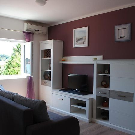 Ante Carov Apartment Verunic Bagian luar foto