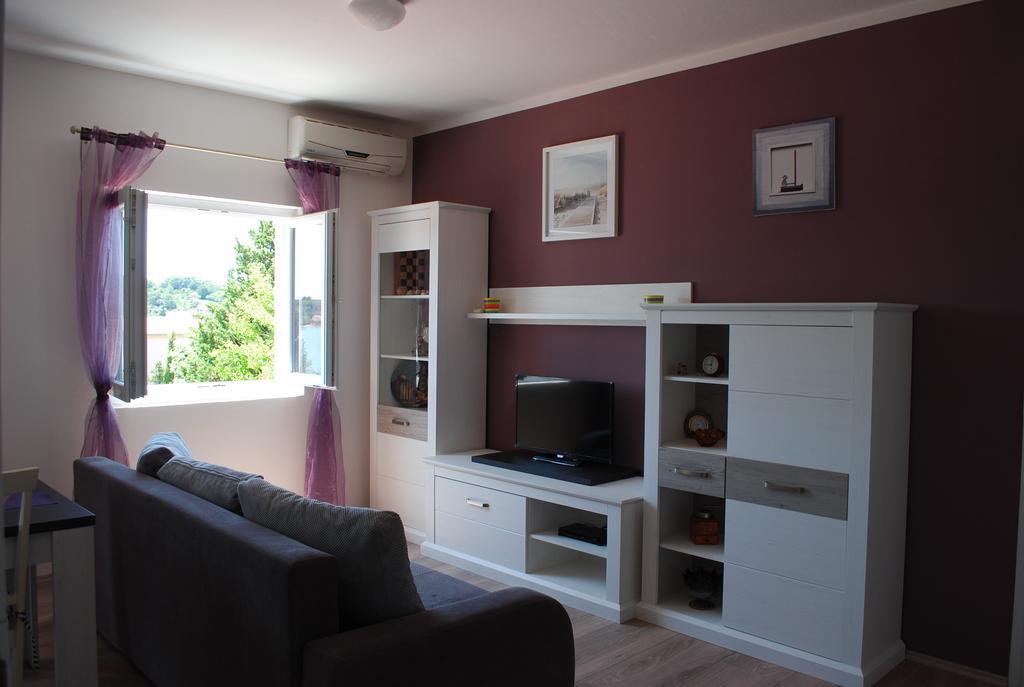 Ante Carov Apartment Verunic Bagian luar foto