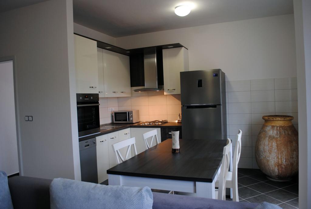 Ante Carov Apartment Verunic Bagian luar foto