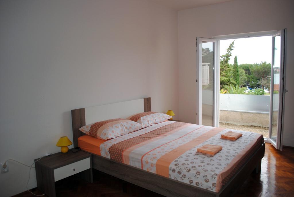 Ante Carov Apartment Verunic Bagian luar foto