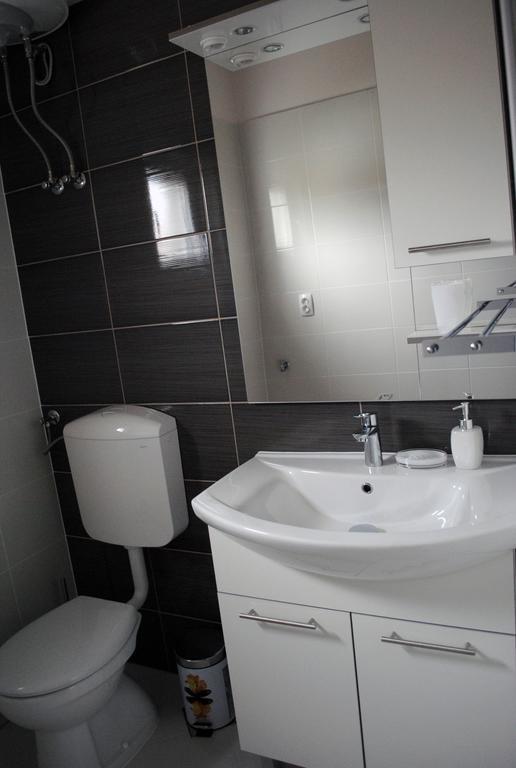 Ante Carov Apartment Verunic Bagian luar foto